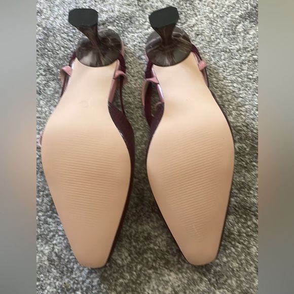 Size 10 Womens Kitten Heels Pumps Ankle Straps Closed Toe Slingback - Picture 7 of 7